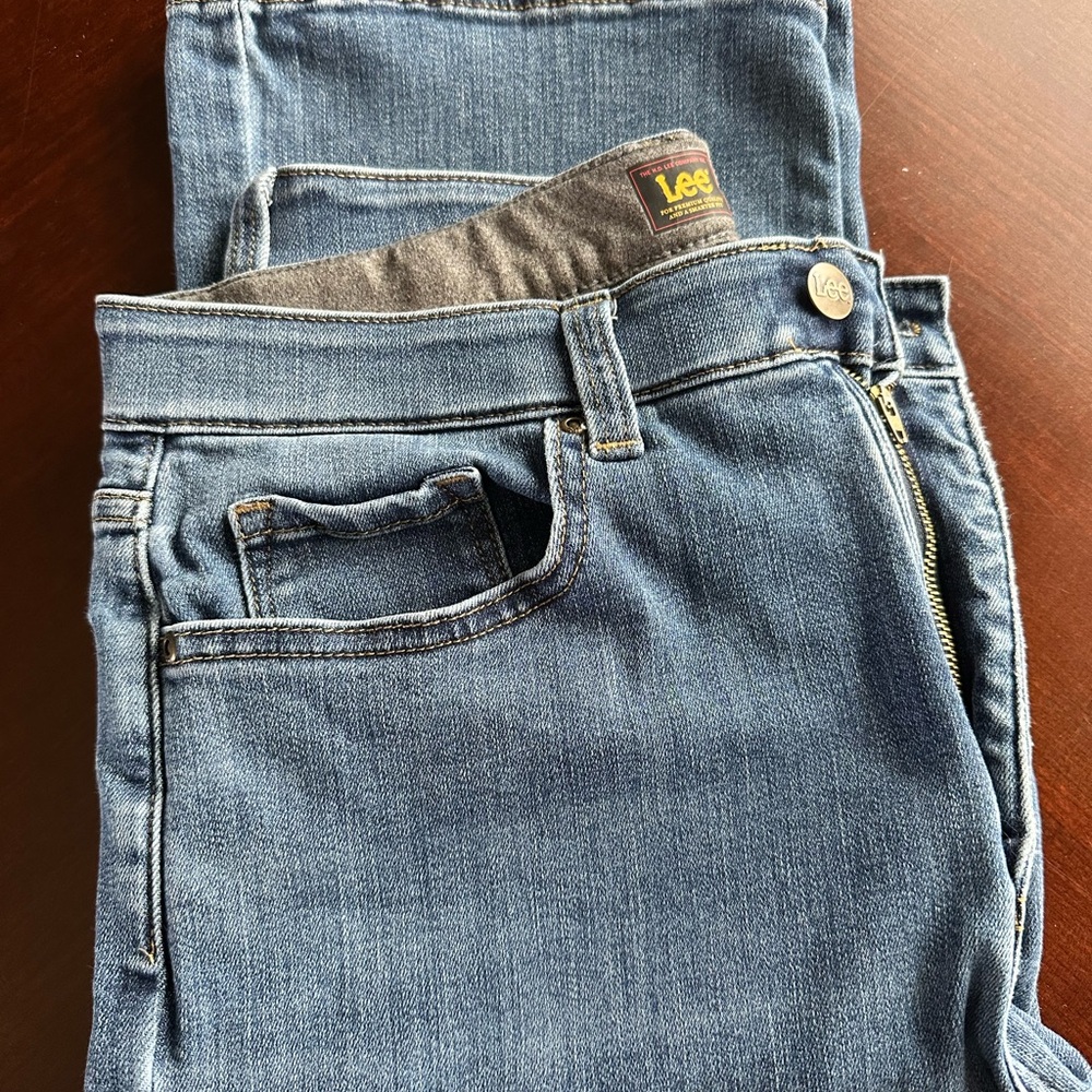 Lee Boot Cut Jeans in Medium Blue Wash